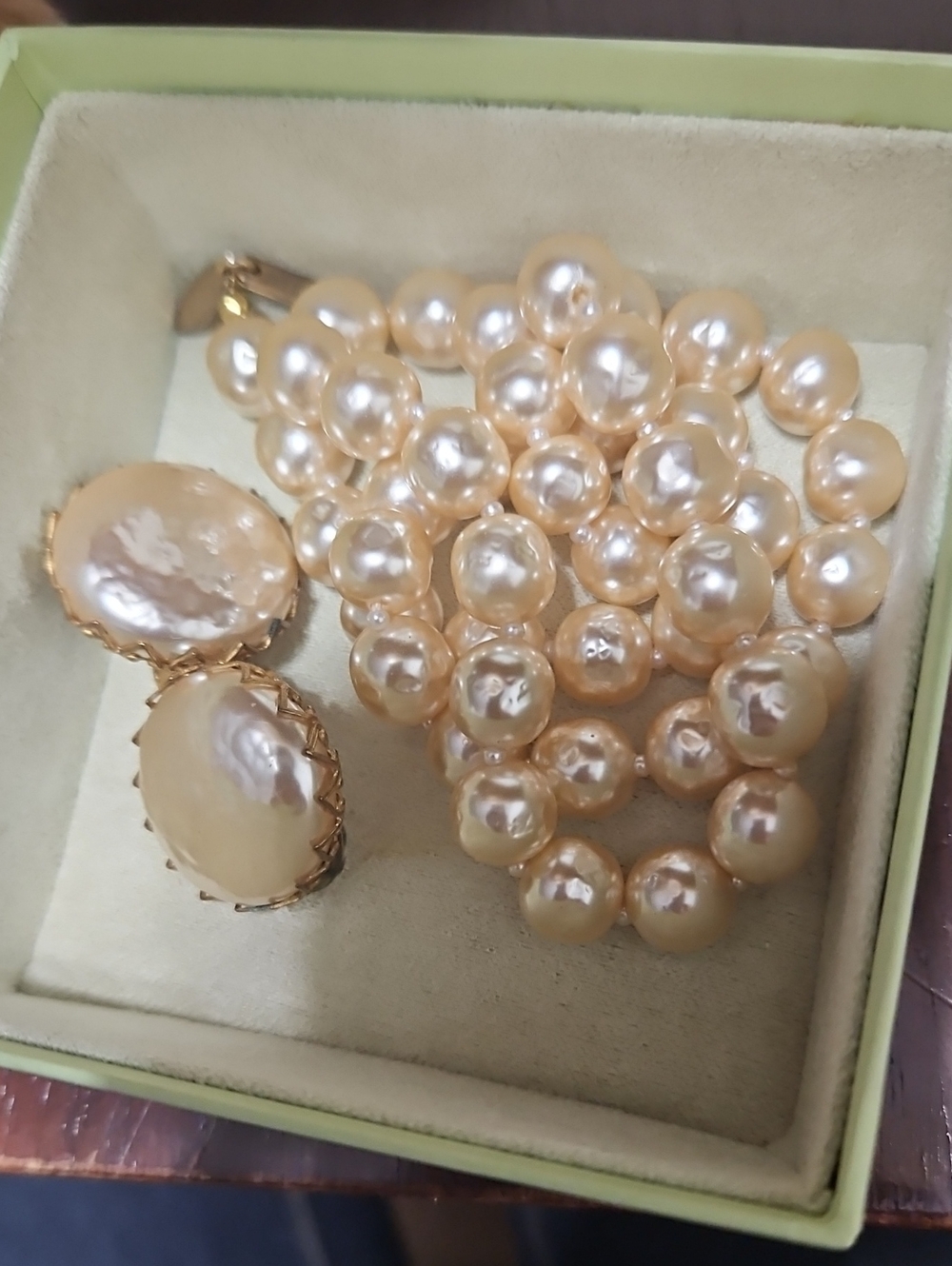Haskell Daux Pearl Jewelry Set in Gold & Pink